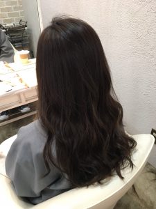― グレージュカラーに可愛さ+ ―