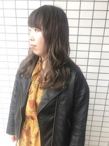 グラデーションカラー グレージュ