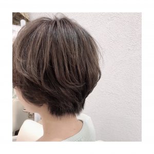 スタイルチェンジ、ショートグレーアッシュ