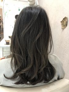 グレージュカラー×ハイライト