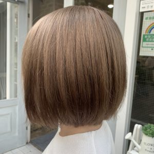 《ミルクティーベージュ》