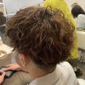 《メンズツイストパーマ》
