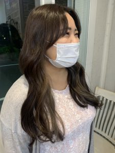 《韓国風前髪×インナーカラー》